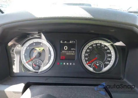 2015 Ram 1500 Big Horn z USA, uszkodzony, nr VIN 1C6RR7GT8FS531232